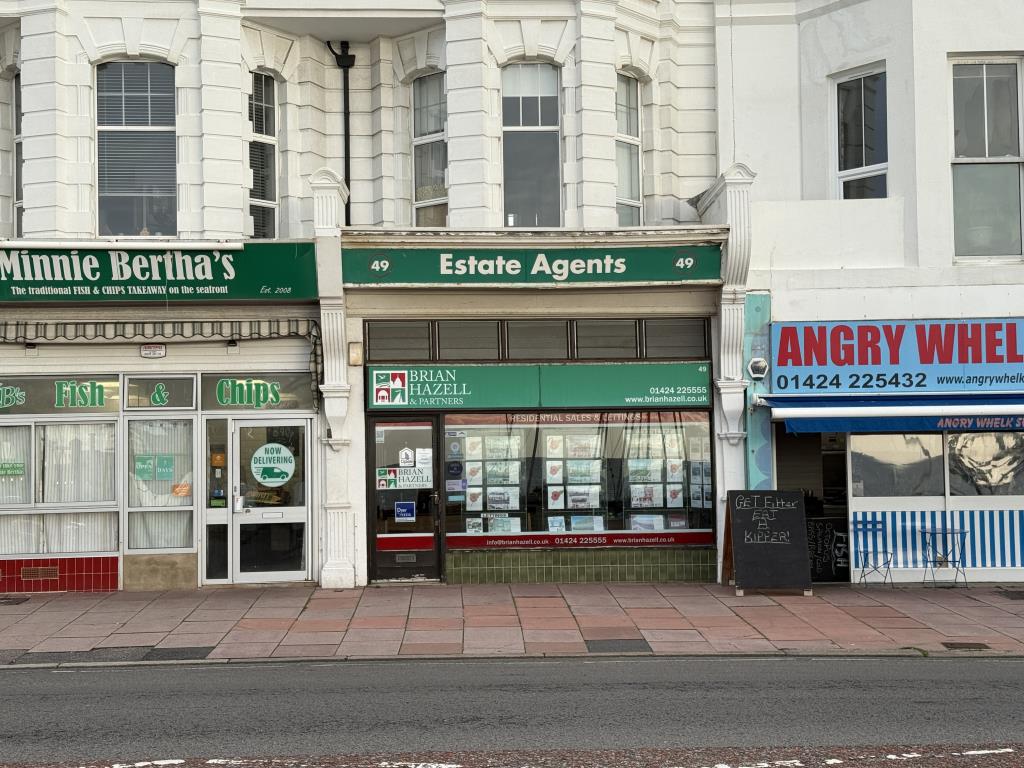 Lot: 43 - GROUND FLOOR OFFICE WITH SEA VIEWS - Ground floor office with glazed frontage